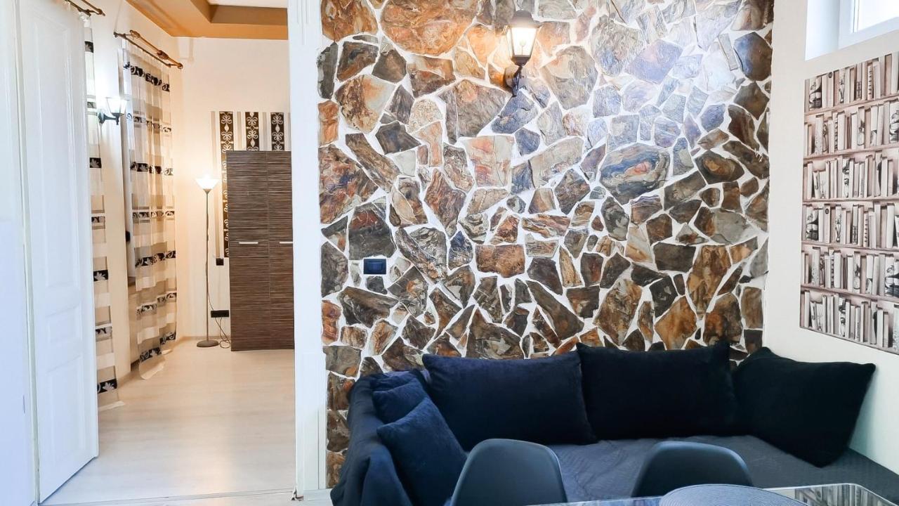 Simi Central Apartment Oradea Dış mekan fotoğraf