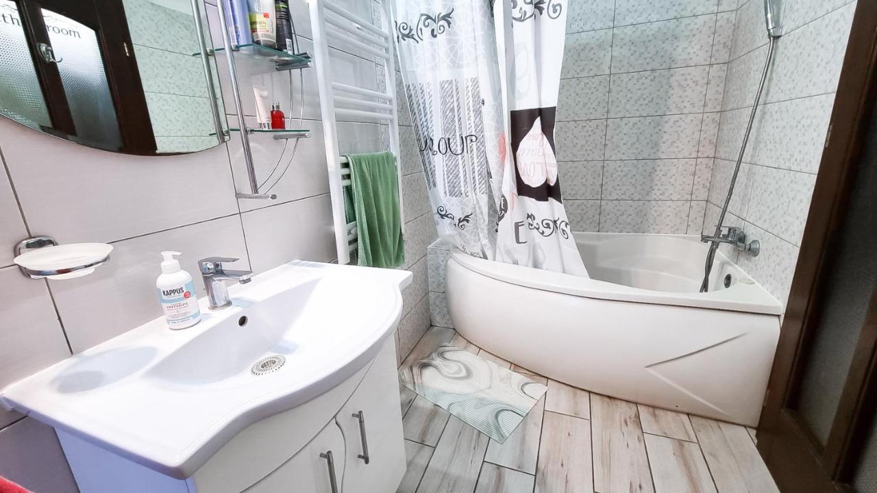 Simi Central Apartment Oradea Dış mekan fotoğraf